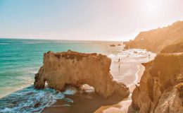 Bãi biển Malibu Beach tại thành phố Los Angeles